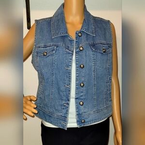(COPY) Passports Medium Denim Vest with Button Details